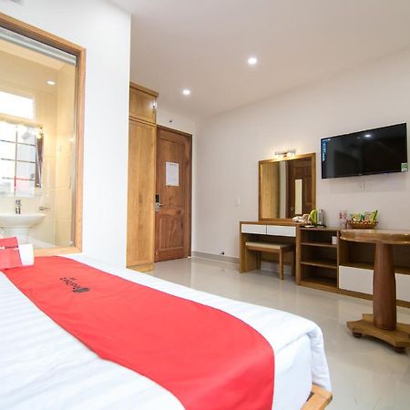 Reddoorz Plus Near Lotte Mart Cong Hoa Хошимін Екстер'єр фото