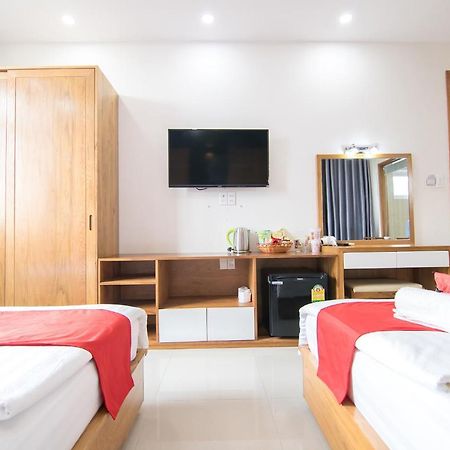 Reddoorz Plus Near Lotte Mart Cong Hoa Хошимін Екстер'єр фото