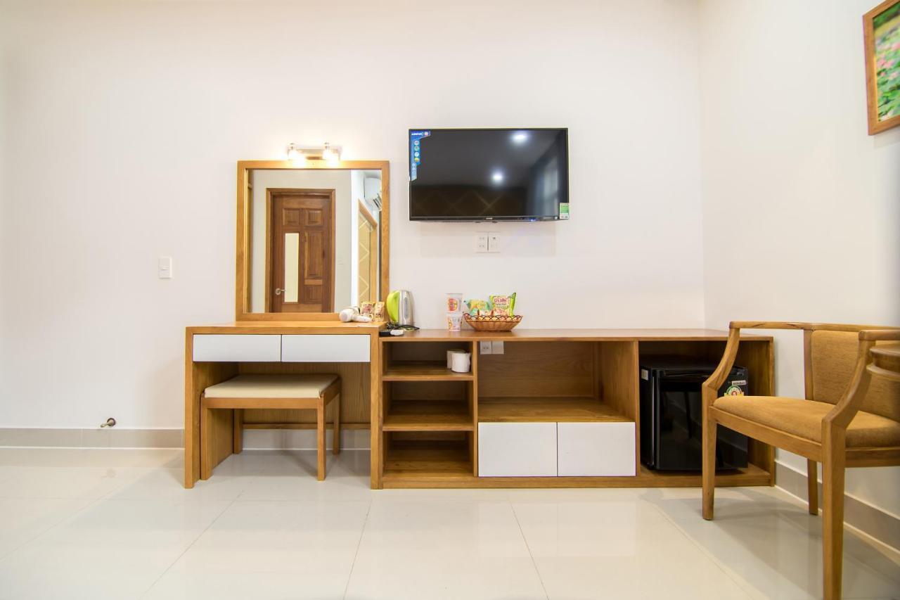 Reddoorz Plus Near Lotte Mart Cong Hoa Хошимін Екстер'єр фото
