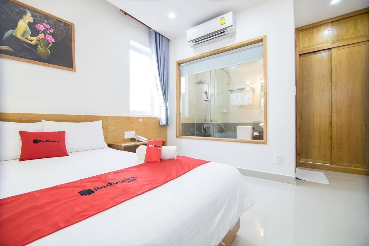 Reddoorz Plus Near Lotte Mart Cong Hoa Хошимін Екстер'єр фото