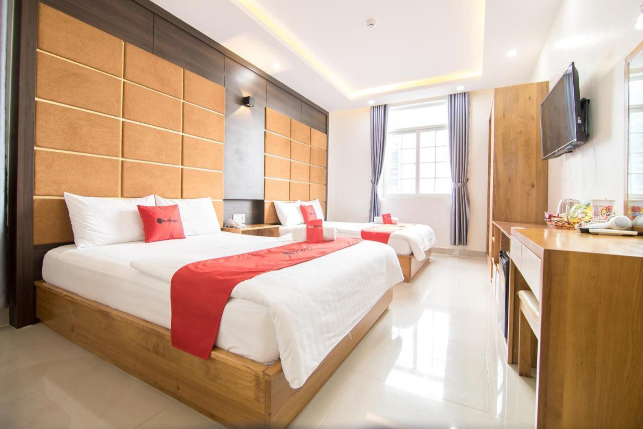 Reddoorz Plus Near Lotte Mart Cong Hoa Хошимін Екстер'єр фото